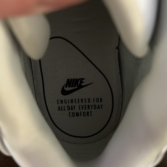 W Nike Air More Uptempo (limited edition) collectors - Picture 8 of 15